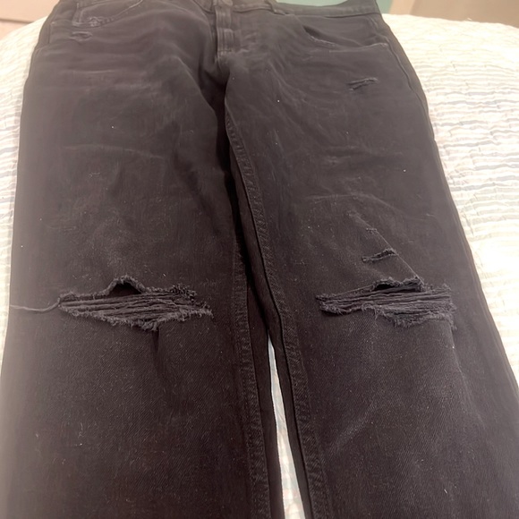 HUDSON BLACK DISTRESSED JEANS - Picture 3 of 3